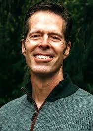 Stephanie Pond's Instagram, Twitter & Facebook