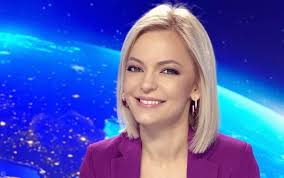 Îndrăgita prezentatoare a știrilor pro tv de dimineață va naște în vară. Lavinia Petrea VarstÄƒ Cv InÄƒlÈ›ime Greutate FoÈ™ti IubiÈ›i Salariu La Pro Tv Stiri Directe