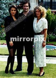 She currently lives in los angeles in a lovely house up in the hills with no pool but lots of balconies and great views. A Celebration Of Bond Girl Talisa Soto