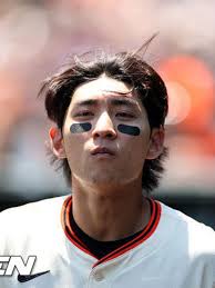 Lee Jung-hoo hitless in four; Giants lose third