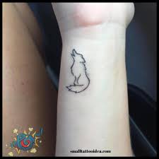 30 Cute Wolf Tattoos For Girls Wolf Tattoos For Women Small Wolf Tattoo Simple Wolf Tattoo