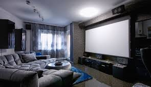 Ev sinema salonunuzun otantik görünmesini ve harika bir film izlerken size ve konuklarınıza eşsiz bir deneyim yaşatmak istiyorsanız, tasarımı mükemmelliğe ev sinema sisteminizi dekore ederken bunun ötesinde düşünmeniz gerekir. Ev Sinemasi Dekorasyonunda Nelere Dikkat Edilmeli Dekorasyon Haberleri