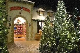 Home In New England Not Only Was It Snowing Outside In Deerfield Today It Was Snowing Inside The Ya Yankee Candle Village Yankee Candle Company Yankee Candle