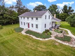 Eagle Wisconsin Colonial Dream Circa Old Houses Old Houses For Sale And Historic Real Estate Listing Old Houses For Sale Barbie Dream House Colonial House
