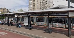 La policière attaquée au couteau au commissariat de rambouillet est décédée, annonce le. Agression A La Gare De L Ouest Des Jeunes Ont Permis L Arrestation Du Suspect Faits Divers 7sur7 Be
