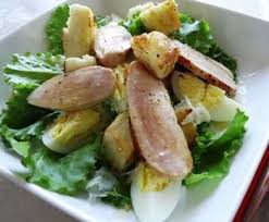салат цезарь с курицей и сухариками рецепт с фото Recept Salat Cezar S Kopchenoj Kuricej I Suharikami Salaty Salat Cezar S Kuricej Salat Cezar Eda