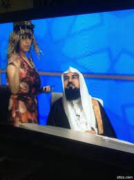 تعرض الفنان خالد سامي لوعكة صحية مفاجئة مساء الأربعاء، نقل على إثرها إلى مستشفى الحرس الوطني بالرياض لتلقي العلاج.وهذه وهذه ليست المرة الأولى لتدهور الحالة الصحية للفنان خالد سامي، حيث سبق تعرضه لوعكة صحية قبل نحو 3 أشهر، خلال شهر رمضان. ØµÙˆØ± Ø®Ø§Ù„Ø¯ Ø³Ø§Ù…ÙŠ Ù…Ù‚Ù„Ø¯ Ø§Ù„Ø¹Ø±ÙŠÙÙŠ ÙÙŠ ÙˆØ§ÙŠ ÙØ§ÙŠ