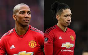 Cảm giác màn trình diễn ấn tượng này khiến anh lọt vào mắt xanh của man utd. Man Utd Players Unhappy With Contracts Given To Ashley Young Chris Smalling And Phil Jones Metro News