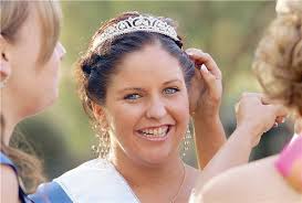 Sally Taber crowned '09 Miss Wagga