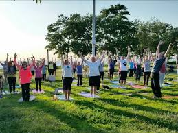 Bestelle lenovo® yoga günstig im nbb.com online shop! Head To Shore Road Park For Free Yoga Lessons