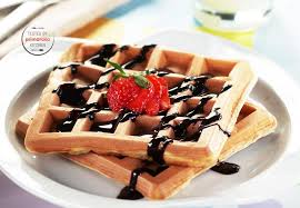 Cara membuat pancake saus cokelat : Resep Wafel Siram Saus Cokelat Stroberi