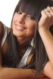 She has two older brothers, maurizio and giuseppe, and an older sister silvia. Picture Of Anna Tatangelo Pictures Of Anna Anna Ana