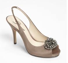 Stylish Comfortable Mother Of The Bride Shoes 9 Dos And Donts Fabulous Over 40 Mother Of The Bride Shoes Groom Shoes Bride Shoes