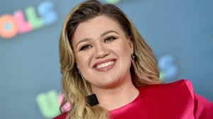 Kelly Clarkson and Wayfair give back to Louisiana residents hit by last  year's hurricanes