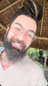 Que a sua Páscoa seja abençoada! Seja cheia de amor e união! Que os ovos  sejam trocados por abraços apertados e sorrisos soltos. , Gravei uma  mensagem de Páscoa para vocês…, #páscoa #felizpáscoa ...