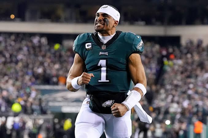 Jalen Hurts: Quarterback signs record-breaking five-year extension with  Philadelphia Eagles; reportedly highest-paid player in NFL history | CNN