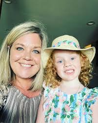 Kendra Mahon's Instagram, Twitter & Facebook