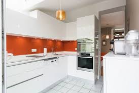 Je veux trouver des meubles pour ma cuisine bien notée et pas cher amenagement cuisine ouverte petit espace. Sk Concept Amenagement D Une Cuisine Petit Espace Sous Comble Modern Kuche Paris Von La Cuisine Dans Le Bain Sk Concept Paris