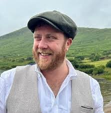 Kevin Mone's Instagram, Twitter & Facebook