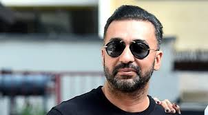Shilpa shetty and raj kundra were 34 when the couple had decided to get married and the age difference between them is of 3 months only. Actor Shilpa Shetty S Husband Raj Kundra Arrested For Allegedly Making Porn Films