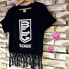 リメイクtシャツの作り方 おしゃれなアレンジまとめ 襟 袖 裾をdiy tシャツ リメイク tシャツ tシャツ おしゃれ