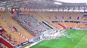 Głową strzelał puljic, ale zbyt lekko by. Jagiellonia Bialystok Lechia Gdansk Kobiety Z Dziecmi Uciekaly Przed Kibolami Z Gdanska Zdjecia Wideo Kurier Poranny