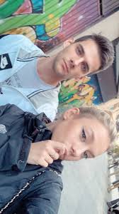 La actriz aparece con otro hombre. Ester Exposito Icin 26 Fikir Unluler Cift Tv Dizileri