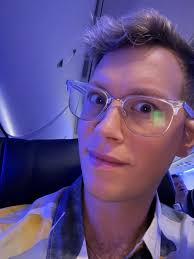 I just watched a video from an “influencer” saying she is so tired of her  “fans” coming up to her in public to say hello and ask for a picture. Her  exact