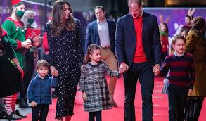 Louis deja merge, iar părinţii. PrinÈul Louis Fiul Cel Mic Al Ducilor De Cambridge A Implinit 3 Ani Kate Middleton I A FÄcut O PozÄ AdorabilÄ