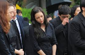 Maksud warna hitam bagi orang cina. Tradisi Unik Orang Tionghoa Mana Yang Masih Kamu Lakukan