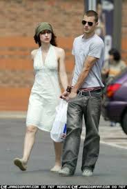 Before he was cast as christian grey—the physical embodiment of a billion housewives' sexual but jamie went the other way—dropping out of university, playing in a band, and dating keira knightley before struggling to break into acting. Jamie Dornan And Keira Knightley Famousfix Com Post