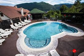 Exclusiv cele mai bune oferte la restaurante, centre de frumusete, magazine, cinematografe, distractii si multe altele orasul tau: Top 5 Terase Din BraÈov