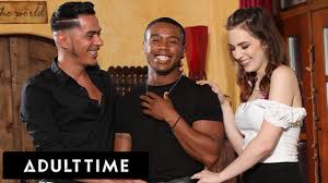 ADULT TIME - Esposa com tesão Raven pilha fode seu marido bi com sua  faculdade Buddy