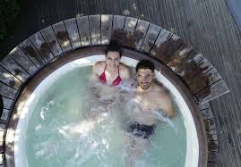 Deze jacuzzi is ook zeer geschikt voor evenementen, party's of familie/vrienden weekenden. The 10 Best 2 Person Hot Tubs Pool Care Guy