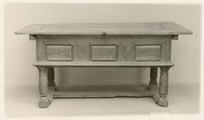 Made of solid wood with old world craftsmanship this table is sure to bring your family years of enjoyment. American Colonial Furniture A Style From The Revolutionary War Era Furniture Refinishing Guide