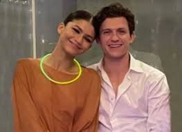 Zendaya spills 'shake it up' movie deets. Elb20wyh7hgfum
