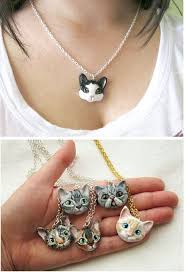 Cat Portrait Necklace Or Brooch Portrait Of Your By Flowerlandshop Goruntuler Ile Boncuk Suslu Takilar Gerdanlik Polymer Clay