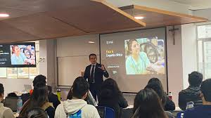 Destacado investigador Luis Vivanco visita la Facultad de Medicina Humana »  UDEP Hoy