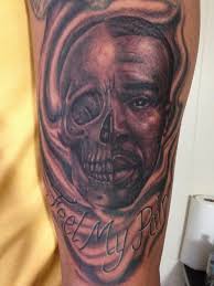 This would make a great tattoo, if you get it or use it in any way, please make reference to me and i would love to see what you do with it. Black Ink Women Face With Half Skull And Rose Tattoo On Right Thigh