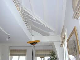 Vous avez récemment fait l'acquisition d'une maison et, afin de la mettre à votre goût, vous décidez de refaire toutes les peintures. Prix Peinture Plafond A Peindre Repeindre Rafraichir Au Pistolet