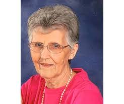 Polly Warren's Instagram, Twitter & Facebook