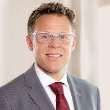 Alexander Stockwell's Instagram, Twitter & Facebook