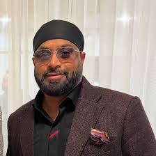 Getting LLQP license before or after finding a company?