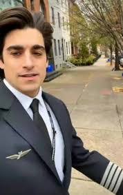 Andrew Toogood's Instagram, Twitter & Facebook