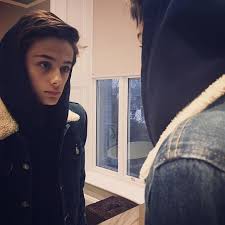 In 2016 he received the unofficial title of the most beautiful boy in the world. William Franklyn Miller On Twitter Mirror Mirror Selfie Postswimming Sunday Ohhnoihaveschooltomorrow Tw