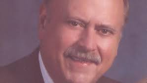 Manatee community leader Molter dies at 63