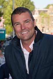 Born 10 june 1971) is a dutch soap opera actor, film director, television presenter and television producer. Reinout Oerlemans Ç€ Bioscoopagenda