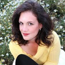 Didi Perry's Instagram, Twitter & Facebook