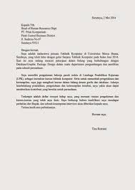 Di mana surat lamaran pekerjaan adalah surat yanbg bertujuan untuk memberitahukan niat kita untuk mendapatkan suatu pekerjaan di tempat. Contoh Surat Lamaran Kerja Waiter Bahasa Indonesia Contoh Surat