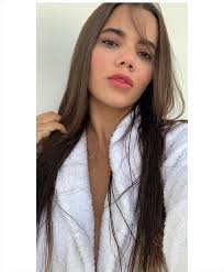 Sonia isaza realizó una íntima dinámica con sus seguidores a través de su cuenta de instagram, donde respondió diversas preguntas de los usuarios. Hija De 19 Anos De Sonia Isaza Recibio Desubicado Comentario En Instagram